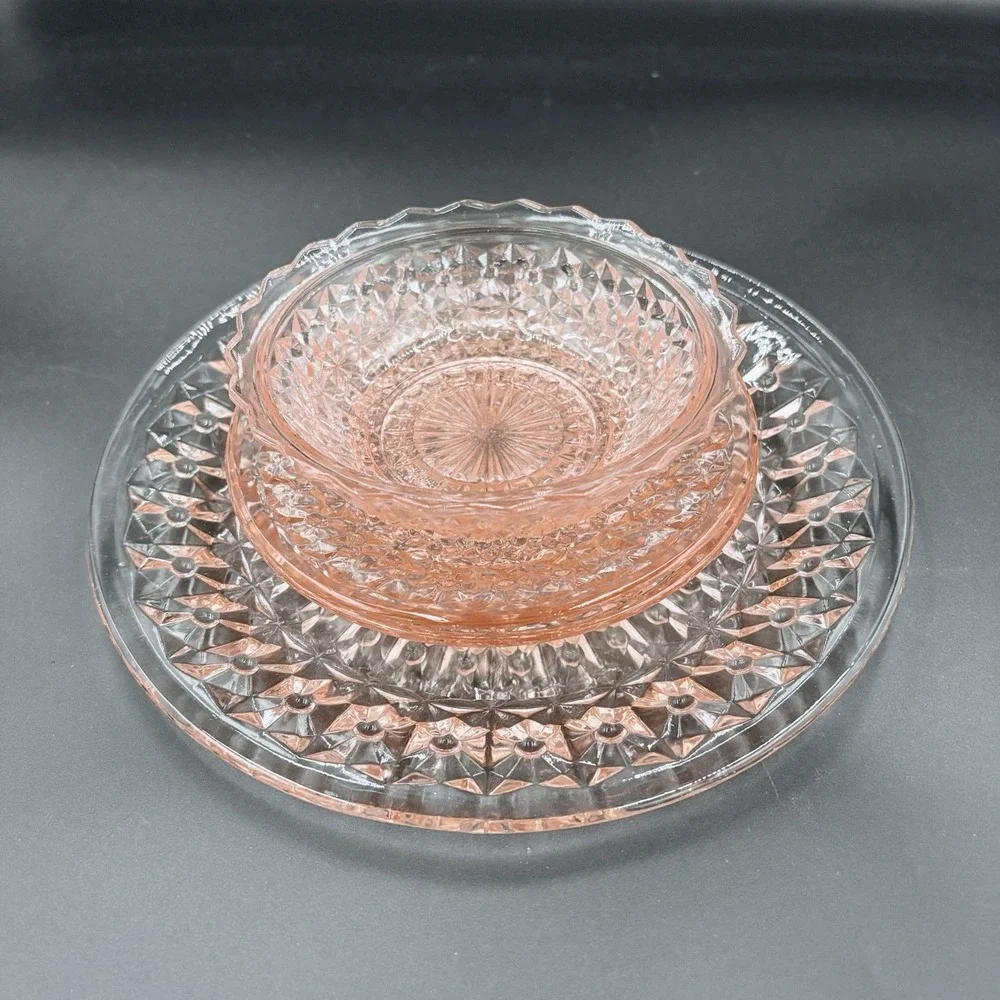 Jeannette Depression Glass‎ Pink  Button & Bows 4 Piece Set Plate Soup Salad 9